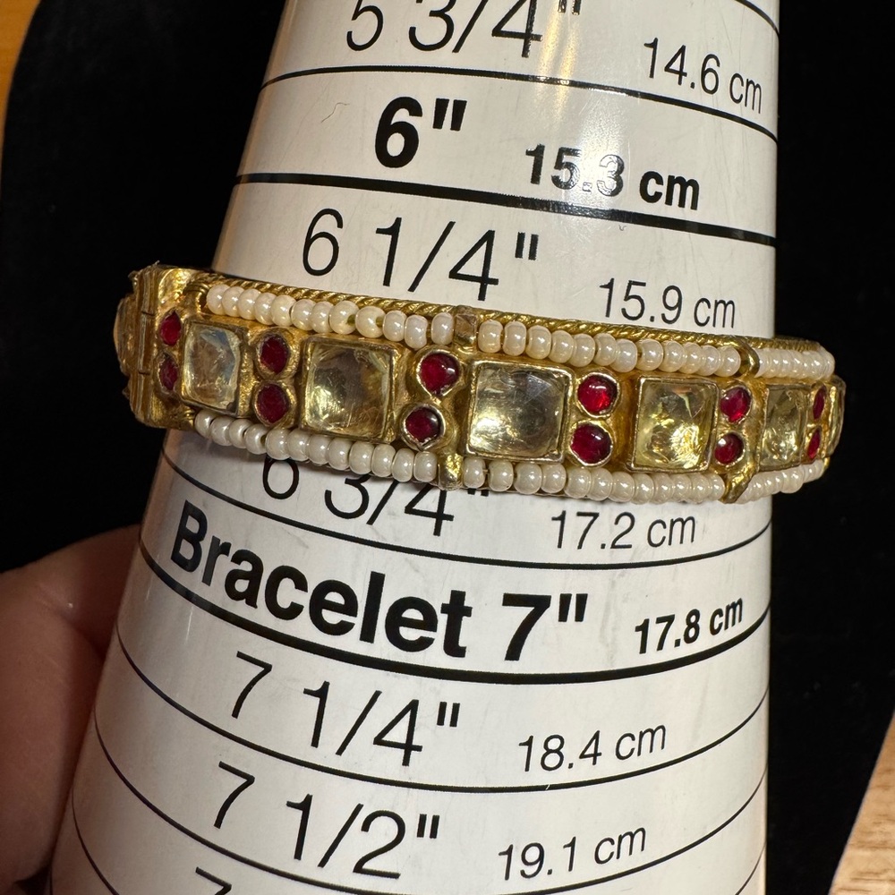 Elegant Design India Gold and Red Beaded Bracelet with Screw clasp